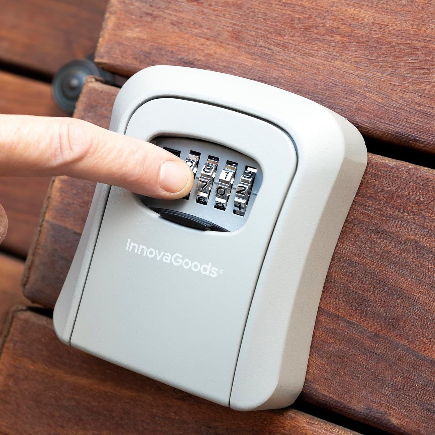 InnovaGoods - Coffre-fort pour Clés Extérieur et Intérieur, Résistant à l'Eau, Serrure à Combinaison 4 Chiffres, Compact et Polyvalent, Aluminium et Zinc, Gris, Standard, Plastique