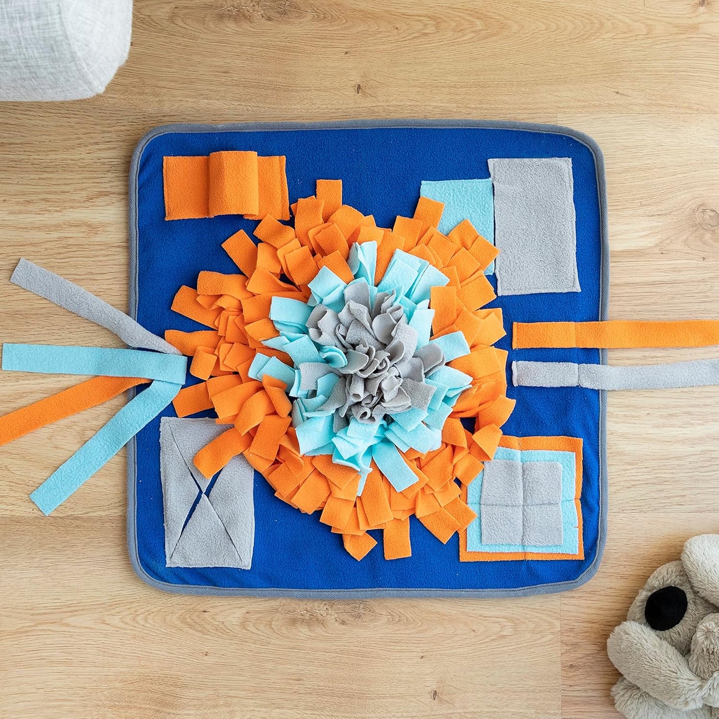 InnovaGoods® Tapis olfactif pour animaux Fooland, stimule l'odorat de votre animal et le garde occupé, avec 3 compartiments pour remplir de friandises ou de snacks, idéal pour les chiens et les chats.