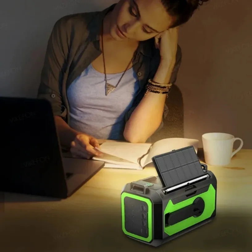 Radio de Secours Solaire 12000mAh – AM/FM/NOAA avec Lampe & Recharge USB