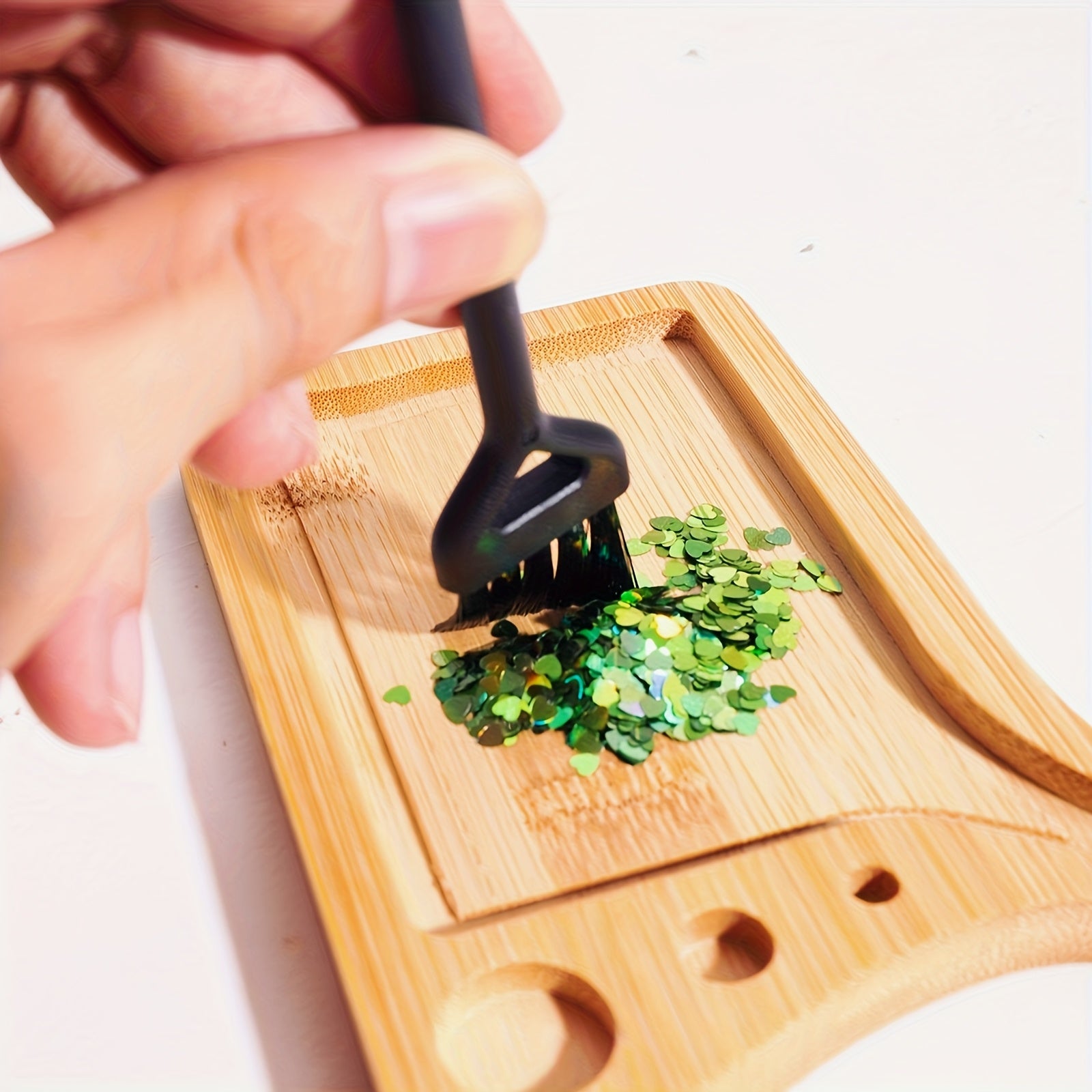 Set Fumeur 7pcs : Plateau, Pipe, Grinder, Sachet Anti-Odeur, Feuilles by LSDLBoutique.ch