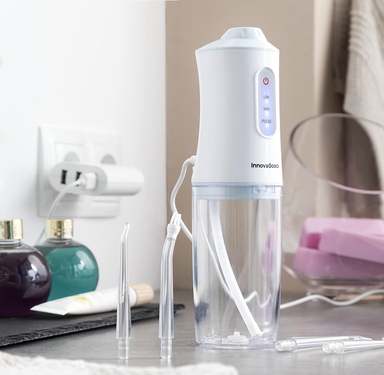 InnovaGoods® Irrigador dental recargable portátil Denter, nettoyez vos dents en profondeur et en toute efficacité, avec une fonction d'irrigateur dentaire, idéal pour la maison.