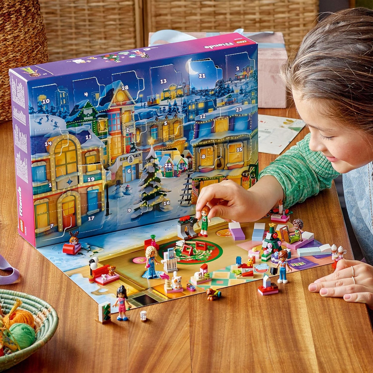 LEGO Friends Le Calendrier de l’Avent 2025 - Jouets pour Fille dès 6 Ans - Compte à Rebours Avant Noël avec 24 Surprises Dont 5 Mini-Poupées, 5 Figurines d'animaux & Accessoires Adorables 42668
