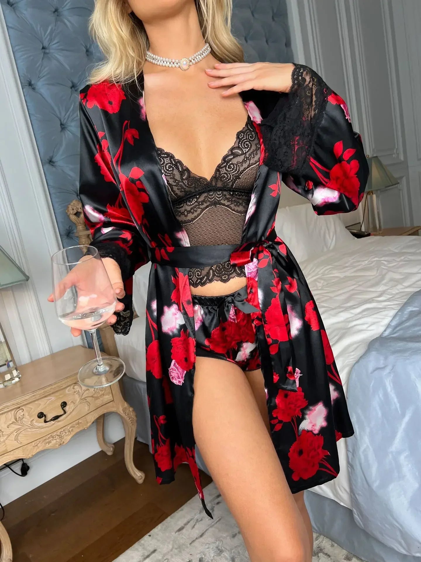 Les Secrets de Léa Robe Satin Dentelle Imprimé Floral Ceinture