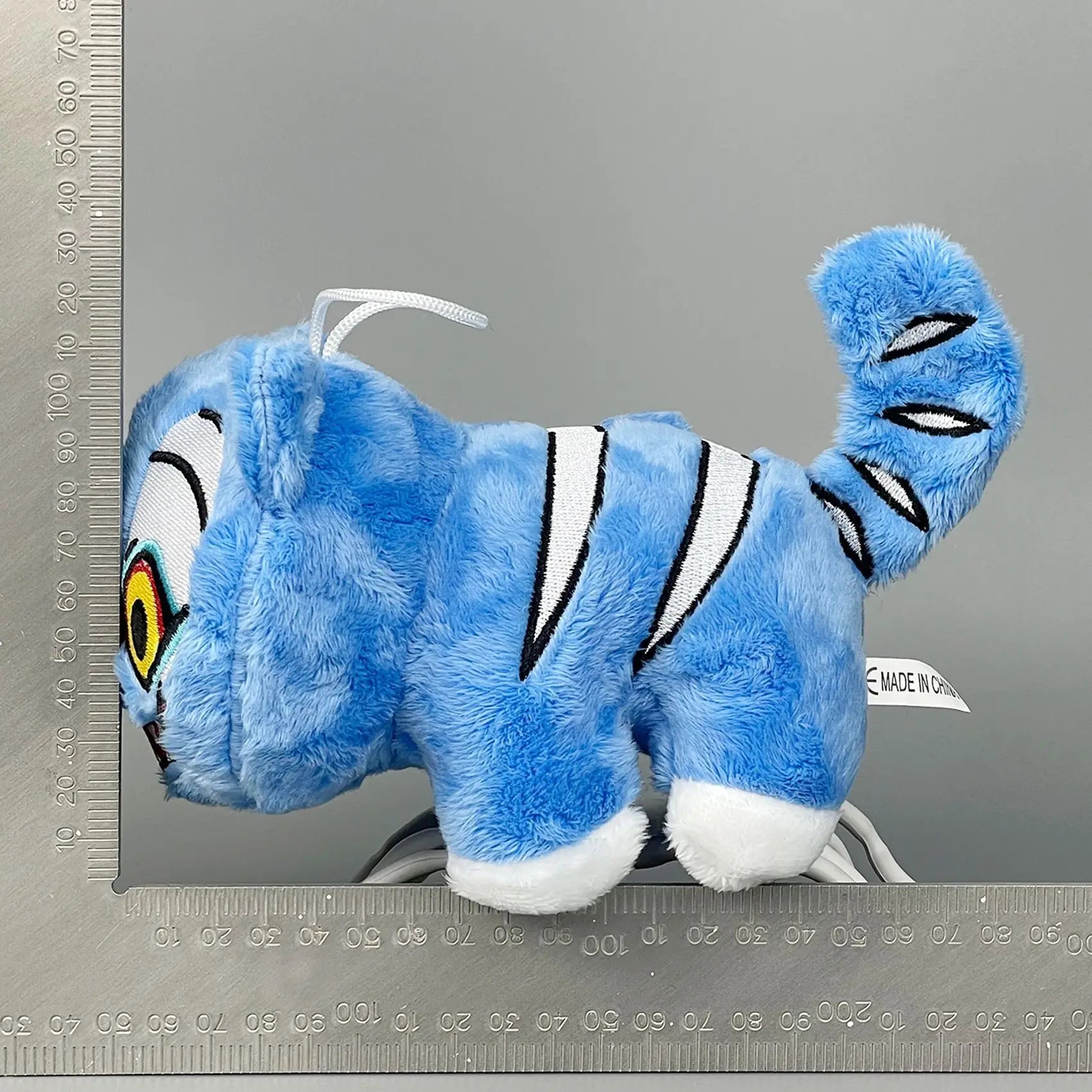 Nouveau Anime Kpop démons chasseurs en peluche mignon violet tigre noir chapeau pie monstre chasse fille groupe en peluche pour les Fans cadeaux by LSDLBoutique.ch