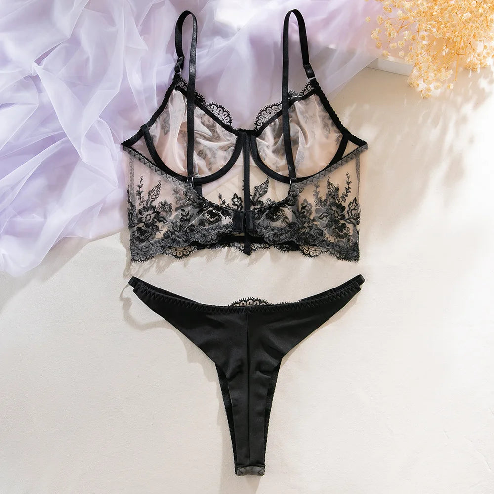 Léa's Secrets Black Lace Bra Set with Steel Ring