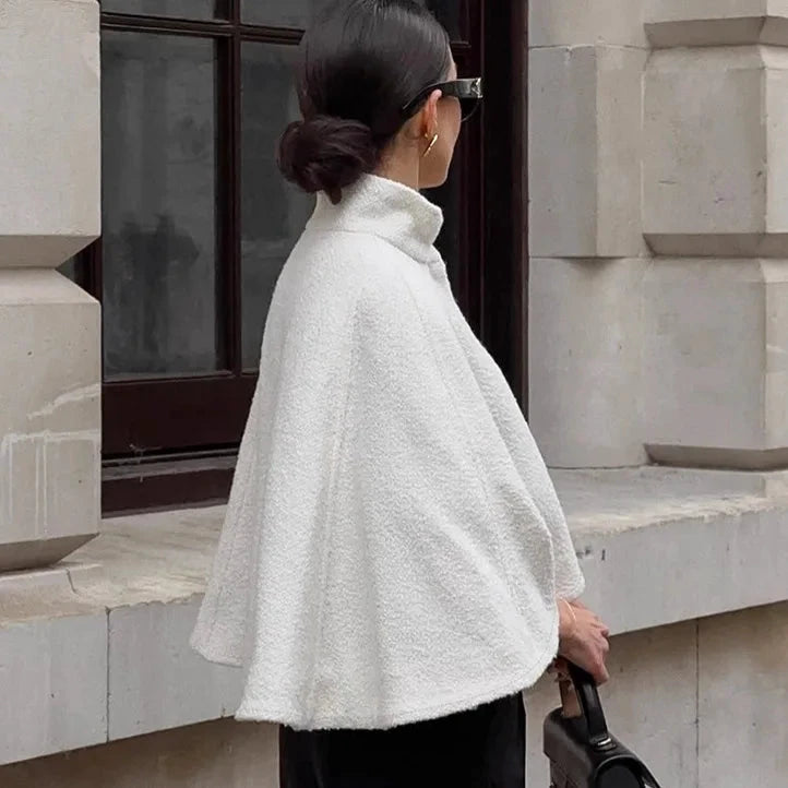 Weiße Wollcape-Jacke mit Reißverschluss