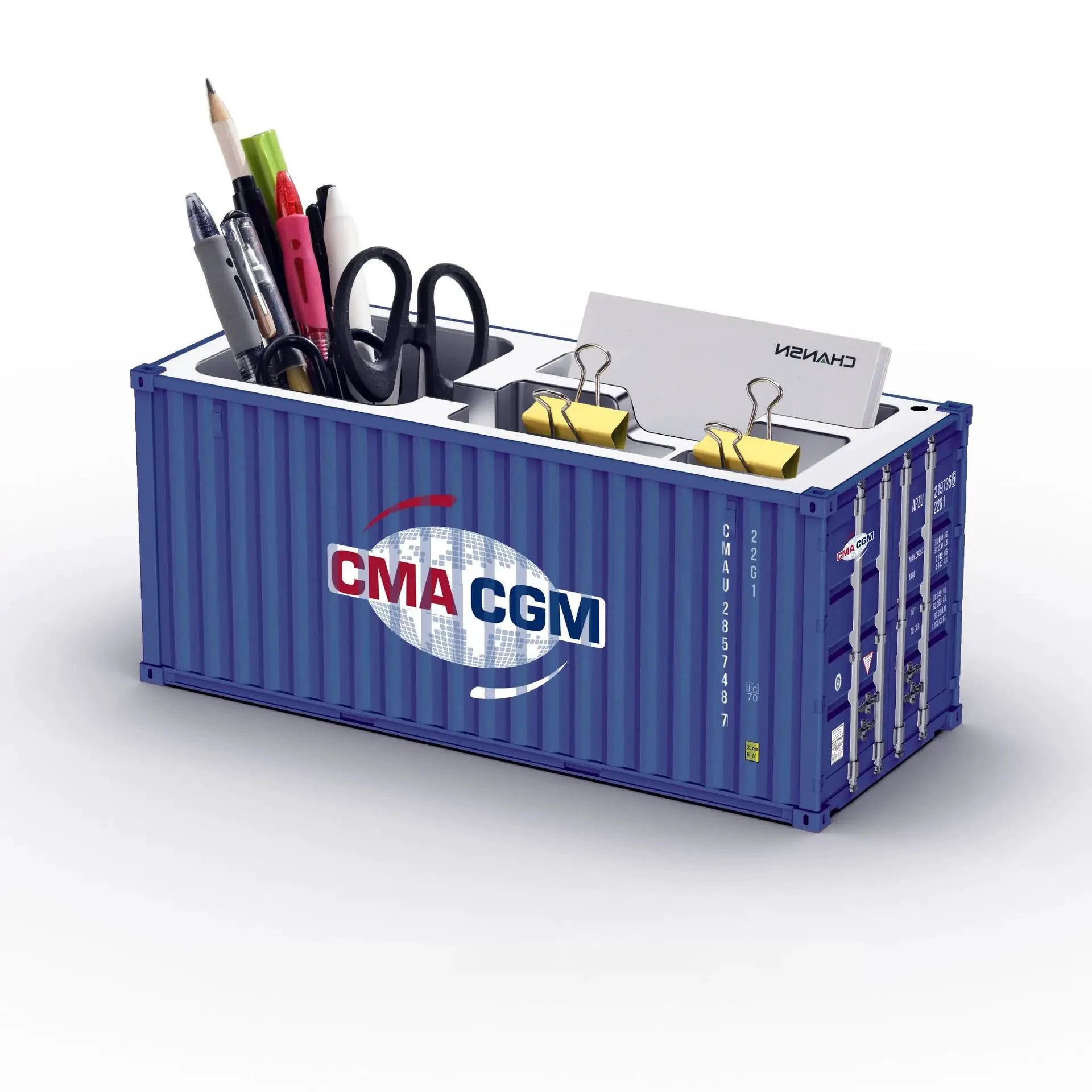 Porte-stylos en forme de conteneur maritime, organisateur bureau bleu avec logo CMA CGM et compartiments pour stylos.