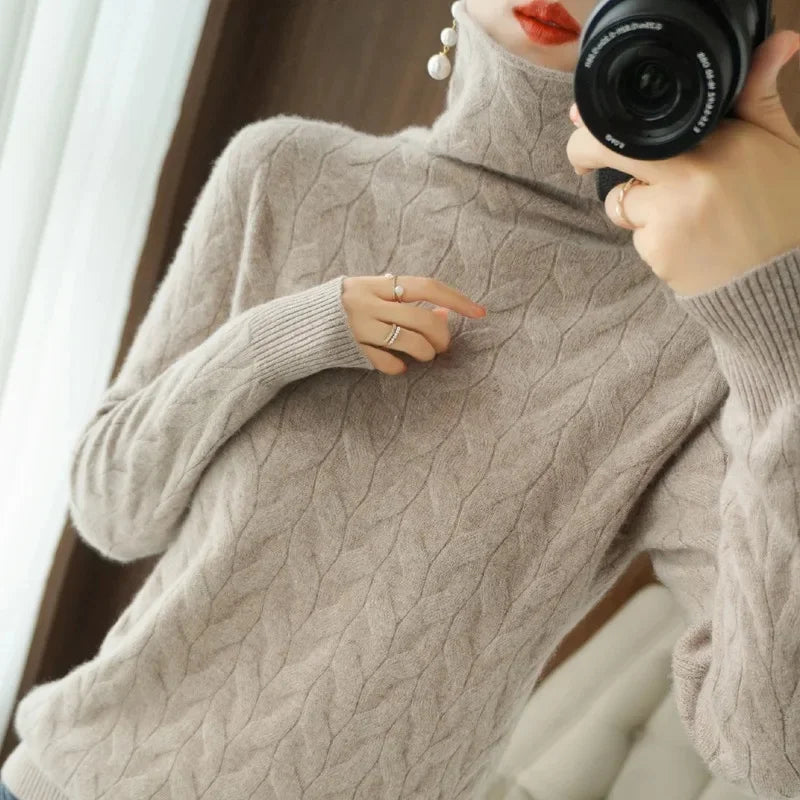 Pull Femme Hiver Laine Torsadée Col Montant by LSDLBoutique.ch