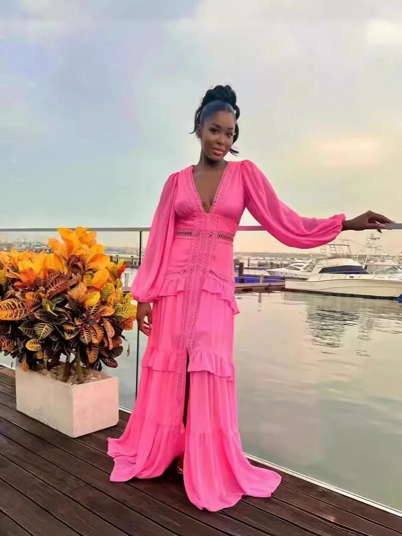 Robe longue ajourée col V taille empire manches lanternes