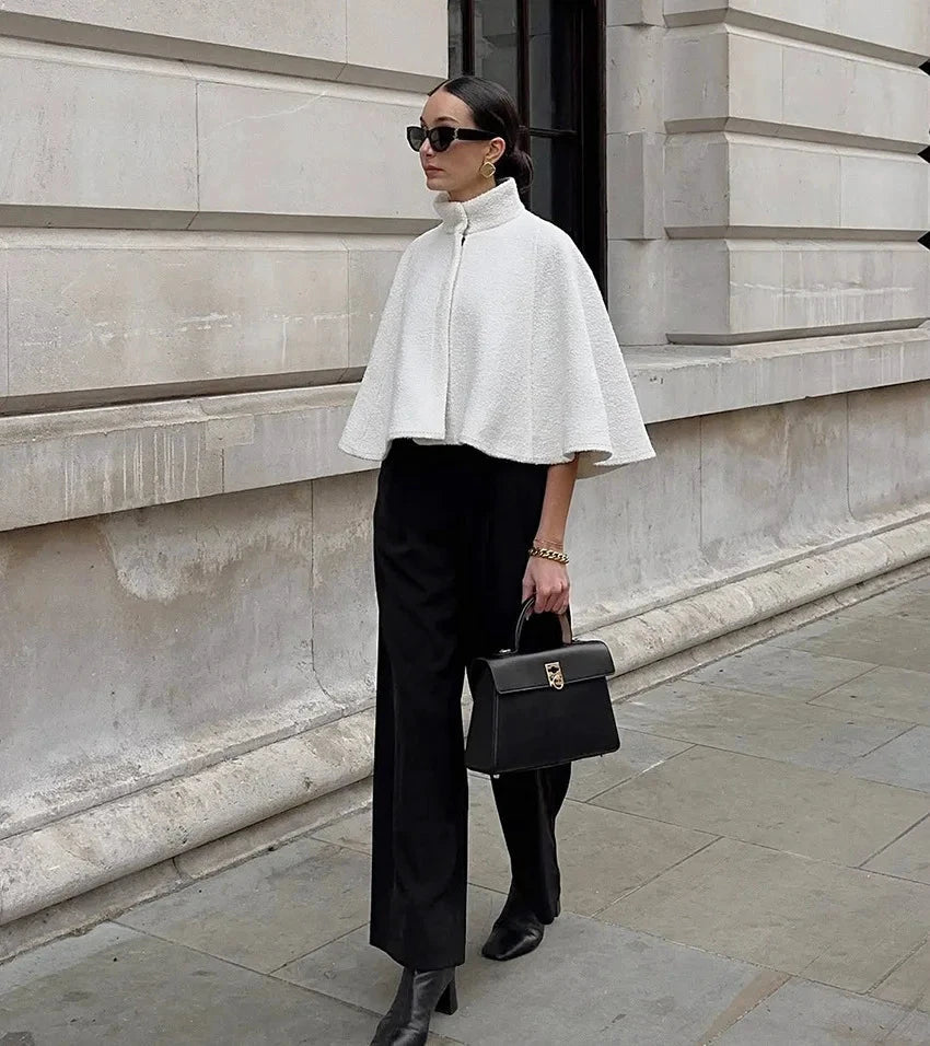 Weiße Wollcape-Jacke mit Reißverschluss