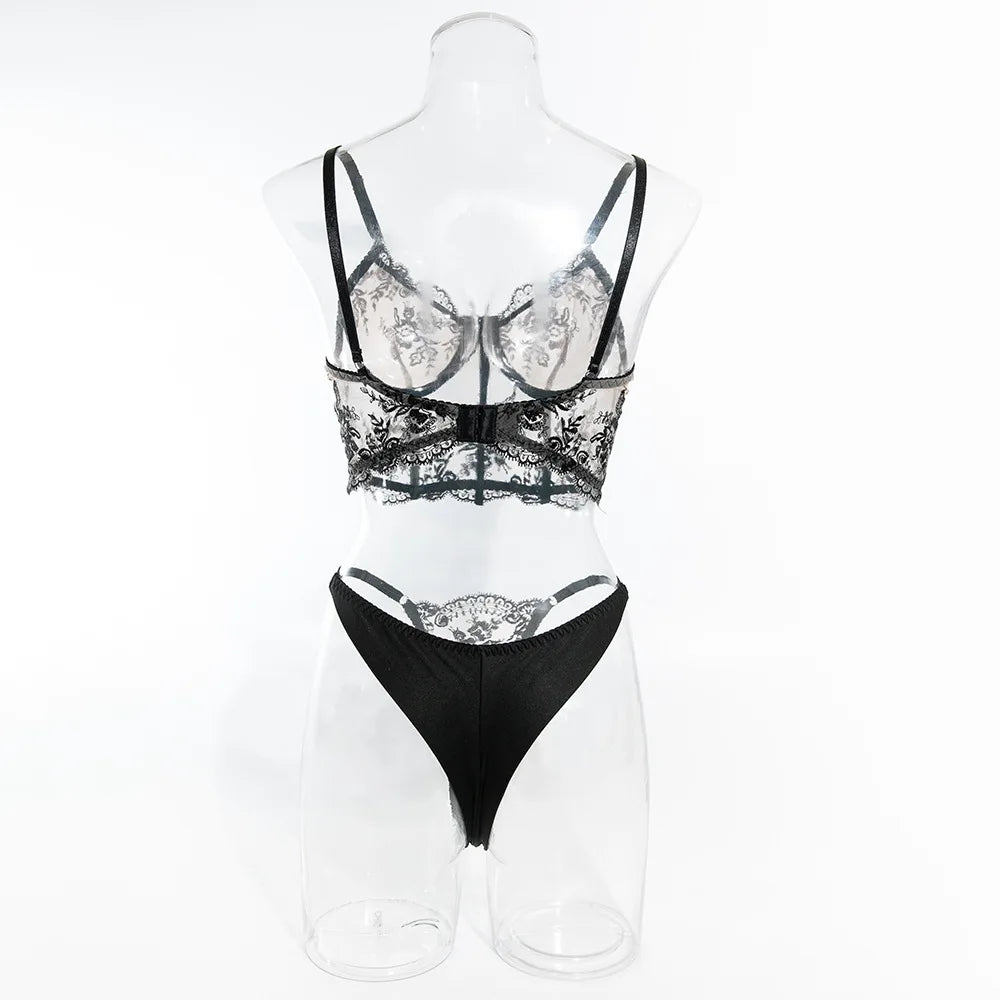 Léa's Secrets Black Lace Bra Set with Steel Ring