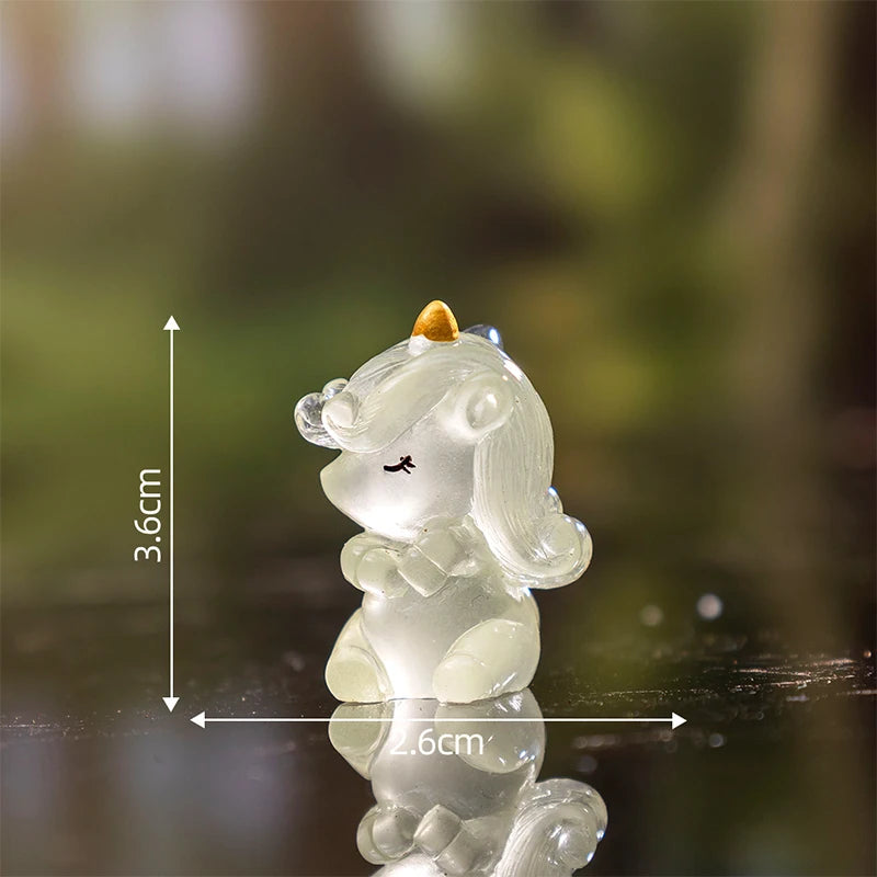 Statue de licornes miniatures de dessin animé, décoration de maison, accessoires de décoration de maison, poupées licorne lumineuses mignonnes Kawaii, cadeaux by LSDLBoutique.ch