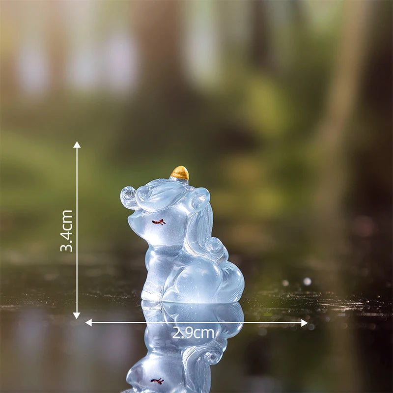 Statue de licornes miniatures de dessin animé, décoration de maison, accessoires de décoration de maison, poupées licorne lumineuses mignonnes Kawaii, cadeaux by LSDLBoutique.ch