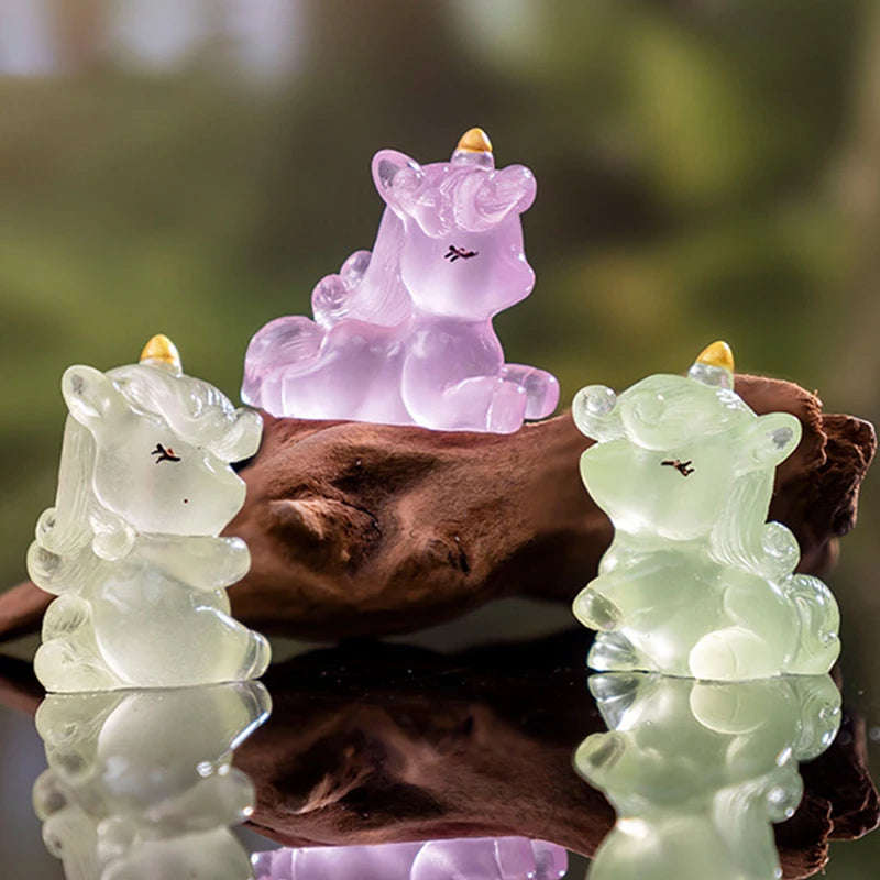 Statue de licornes miniatures de dessin animé, décoration de maison, accessoires de décoration de maison, poupées licorne lumineuses mignonnes Kawaii, cadeaux by LSDLBoutique.ch