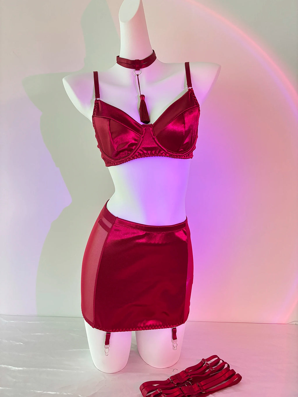 Ellolace Dessous-Set, feiner Satin und Spitze, Rot, 5-teilig