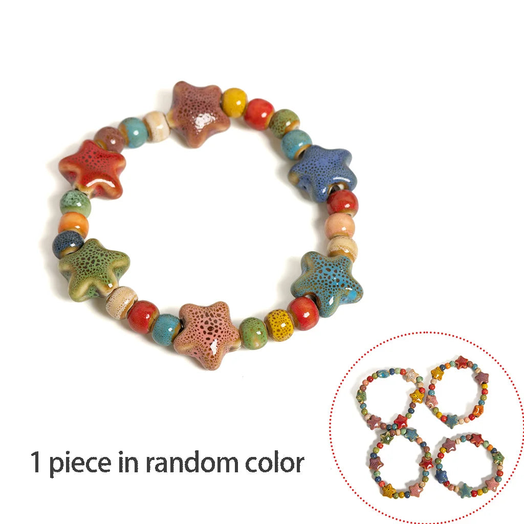Bracelet de perles en céramique – Motifs étoile de mer et coquillage – Boho Plage